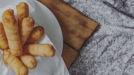 Ρολάκια με Μανούρι και Καρύδια