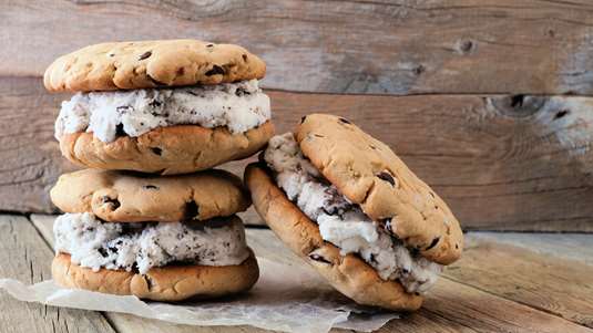 Παγωτό Σάντουιτς με Μπισκότα