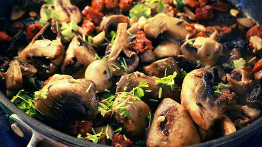 Μανιτάρια Γιαχνί