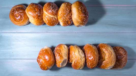 Εύκολα Τσουρεκάκια