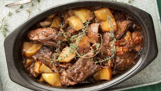 Μοσχάρι στο Φούρνο με Baby Πατάτες