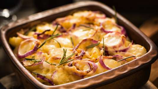 Πατάτες με Κρεμμύδια Γιαχνί