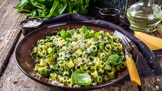 Μακαρονάκι Κοφτό με Σπανάκι