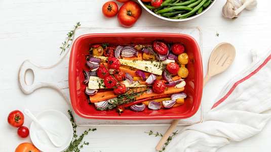 Λαχανικά Φούρνου με Σάλτσα Ντομάτας