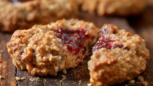 Αμυγδαλωτό με Μαρμελάδα