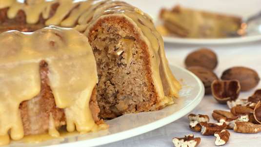 Κέικ με Μήλα και Κρέμα