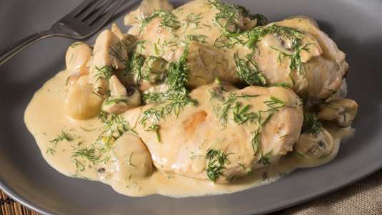 Κοτόπουλο Φρικασέ με Μανιτάρια