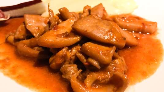 Σουπιές Κρασάτες στο Φούρνο