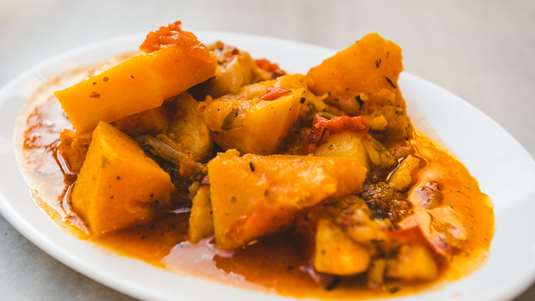 Παραδοσιακό Γιαχνί με Πατάτες