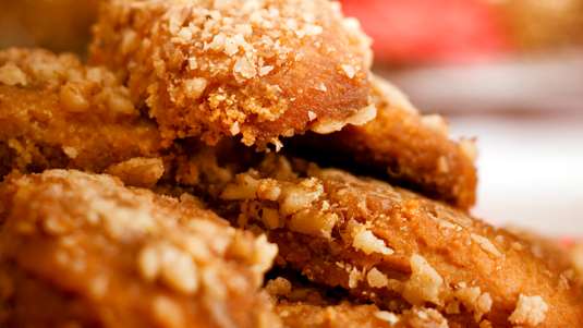 Γεμιστά Μελομακάρονα με Σουσάμι και Αμύγδαλα