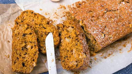 Κέικ με Καρότο, Καρύδι και Μήλο