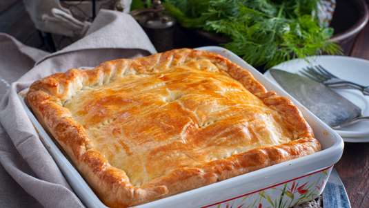 Πλούσια Γιορτινή Τυρόπιτα