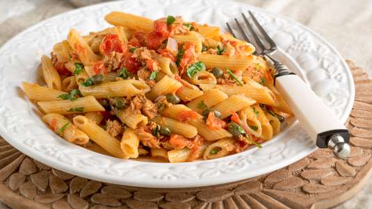 Πένες με Τόνο και Κάππαρη