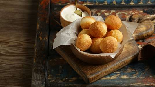 Τυροκεφτεδάκια