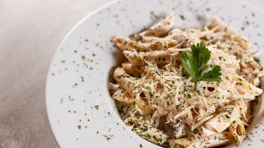 Τηγανιά Κοτόπουλο με Πένες