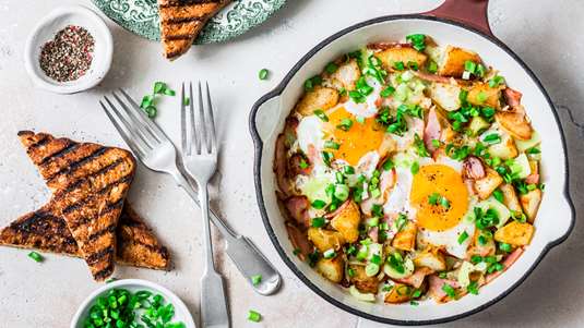 Εύκολο Φαγάκι με Αυγά και Τυρί