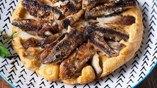 Πίτα με Γαύρο στο Τηγάνι