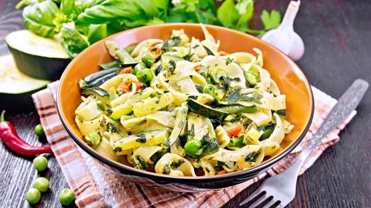 Ζυμαρικά με Φασολάκια και Πιπεριές