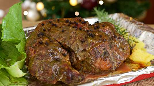 Αρνάκι με Μουστάρδα και Κεφαλογραβιέρα