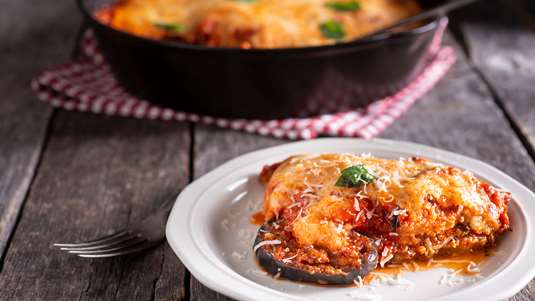 Mελιτζάνες με Τυριά στην Κατσαρόλα