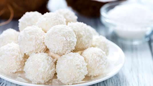 Τρουφάκια Καρύδας Νηστίσιµα