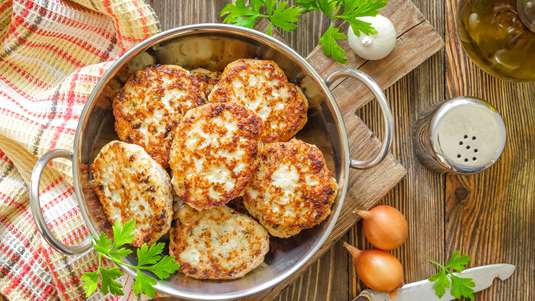 Αφράτα, Νόστιμα Μπιφτέκια Κοτόπουλου