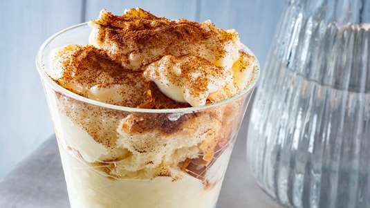 Μους Λευκής Σοκολάτας με Τσουρέκι