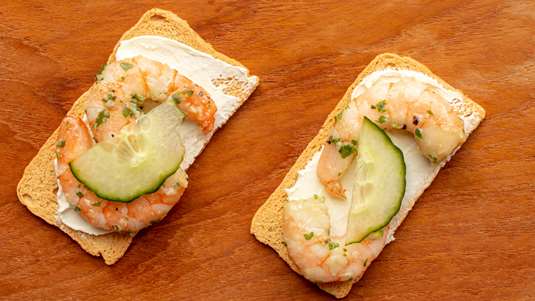 Crackers με Γαρίδες και Αγγούρι