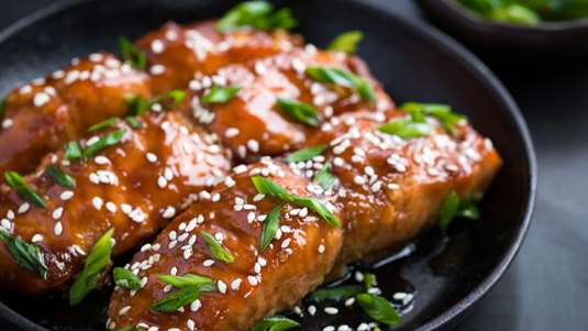 Σολομός με Γλάσο Τσίλι