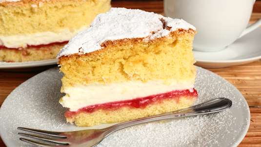 Γλυκό με Φρυγανιές