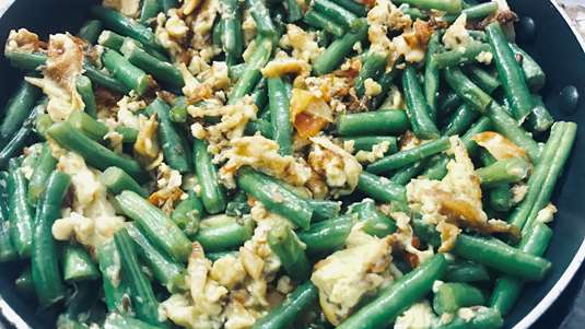 Φασολάκια με Φέτα και Αυγά