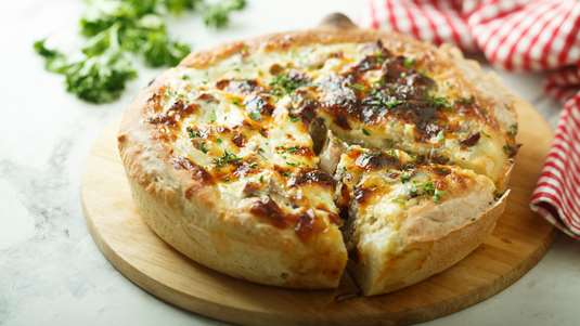 Πρασόπιτα Ανοιχτή με Κιμά και Σουσάμι