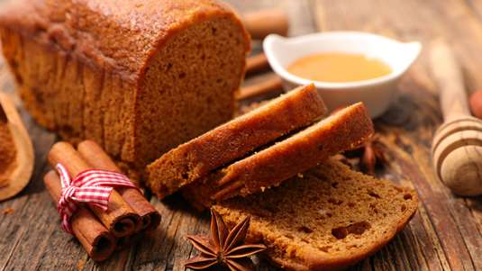 Κέικ με Μέλι και Κανέλα