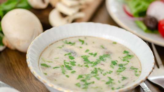 Κοτόσουπα με Τραχανά Αυγολέμονο