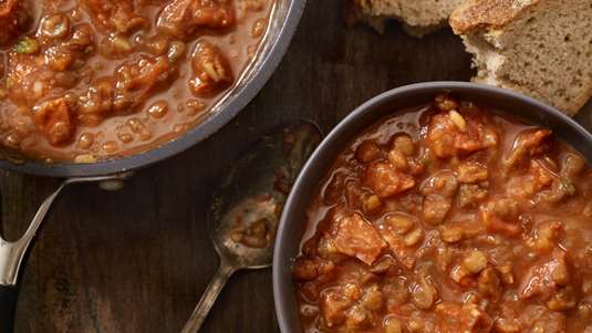 Γίγαντες με Χωριάτικα Λουκάνικα στο Φούρνο