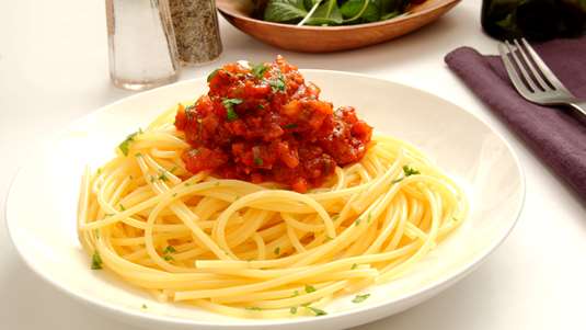 Σπαγγέτι με τη Νοστιμότερη Σάλτσα Ντομάτας