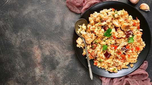 Κοτόπουλο με Ντοματίνια και Πιλάφι