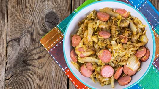 Λάχανο με Λουκάνικα