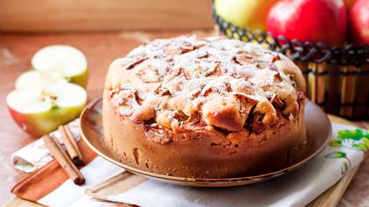 Κέικ Μήλο με Κανέλα και Γιαούρτι