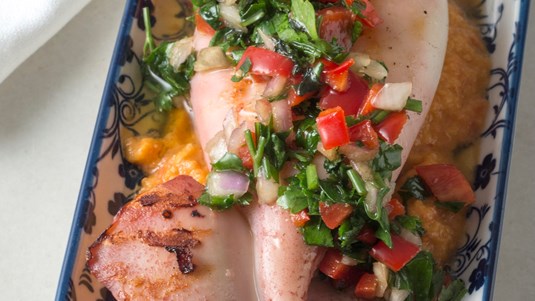 Ψητό Καλαμάρι με Salmorejo