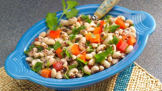 Μαυρομάτικα Φασόλια με Φρέσκα Κρεμμυδάκια και Μάραθο