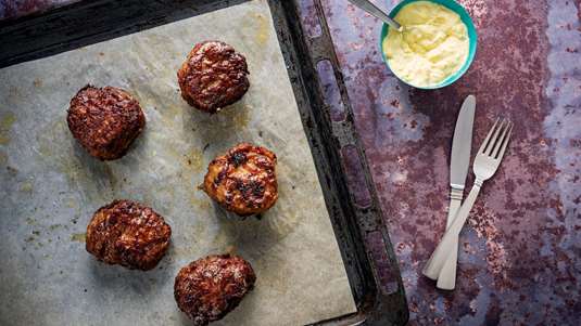 Φουρνοκεφτέδες με Κρεμμύδια