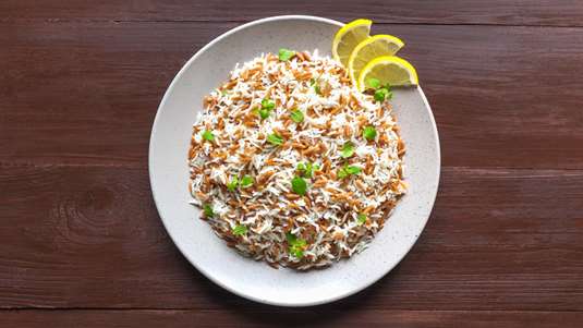 Σμυρνέικο Κριθαράκι με Πιπεριά