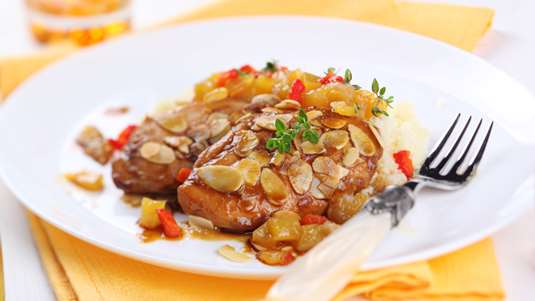 Κοτόπουλο με Αμύγδαλα