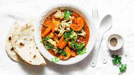 Κοκκινιστό Κουνουπίδι με Μανιτάρια και Μπαχαρικά