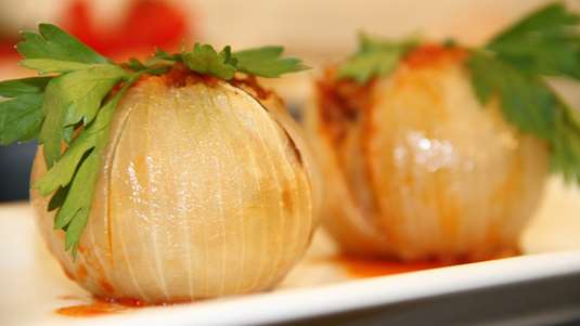 Κρεμμύδια Γεμιστά με Μανιτάρια