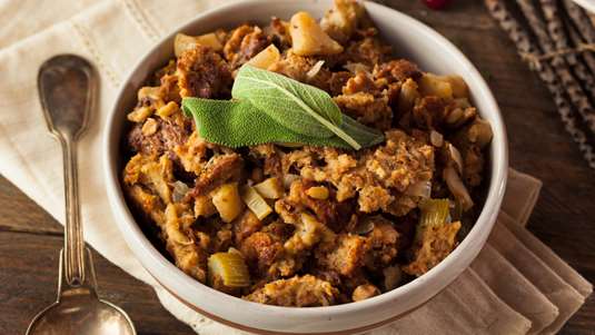 Γέμιση Γαλοπούλας με Κιμά και Συκωτάκια