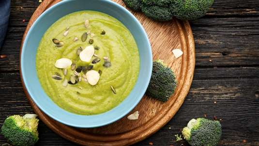 Αρωματική Σούπα Λαχανικών με Ταχίνι