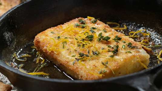 Φέτα Σαγανάκι σε Φύλλο με Σιρόπι Μπίρας