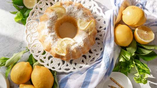 Κέικ Λεμόνι με Γλάσο Μελιού